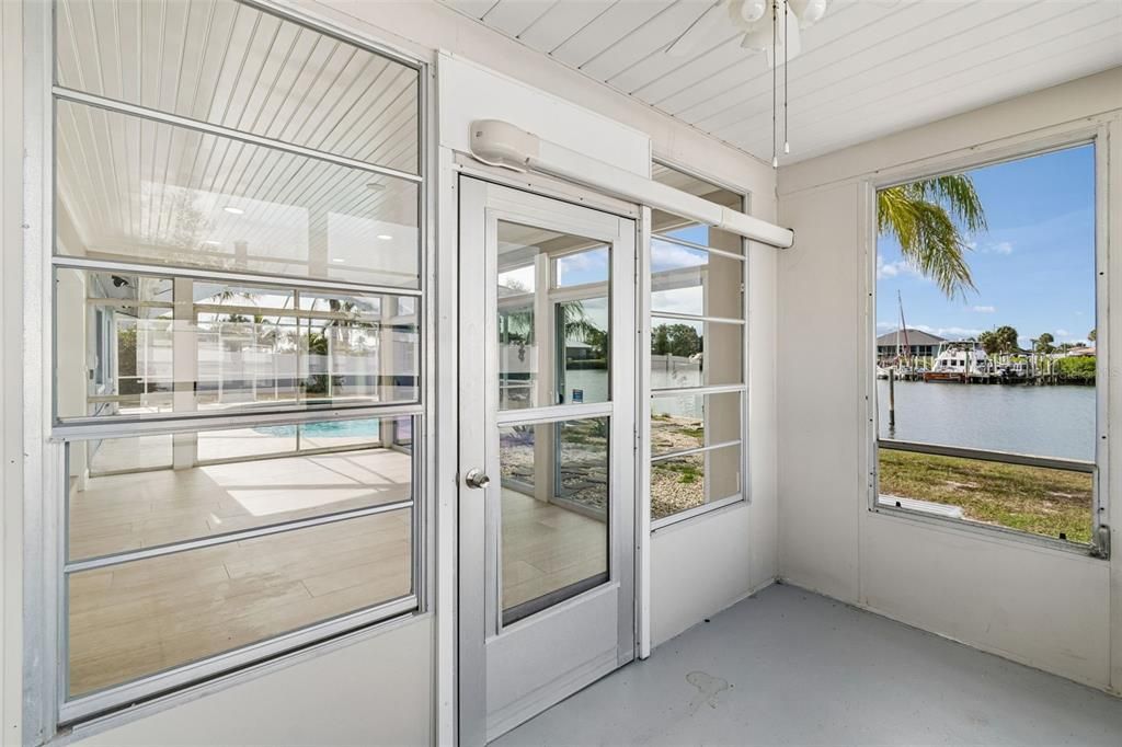 En Venta: $619,900 (3 camas, 2 baños, 1571 Pies cuadrados)