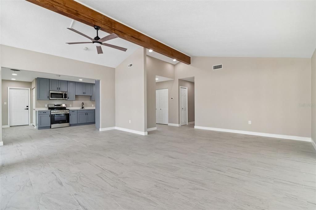 En Venta: $619,900 (3 camas, 2 baños, 1571 Pies cuadrados)