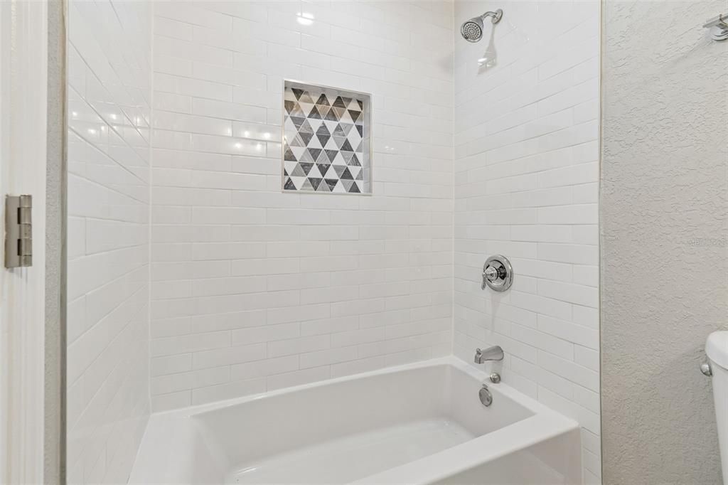 En Venta: $619,900 (3 camas, 2 baños, 1571 Pies cuadrados)