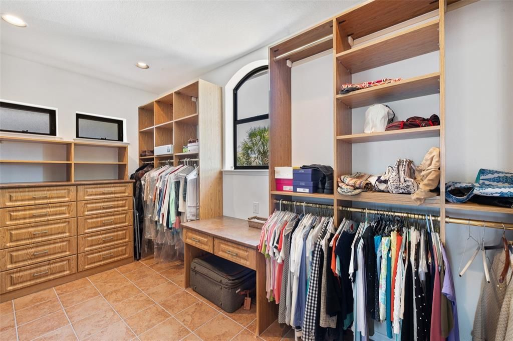 En Venta: $3,650,000 (3 camas, 2 baños, 2493 Pies cuadrados)