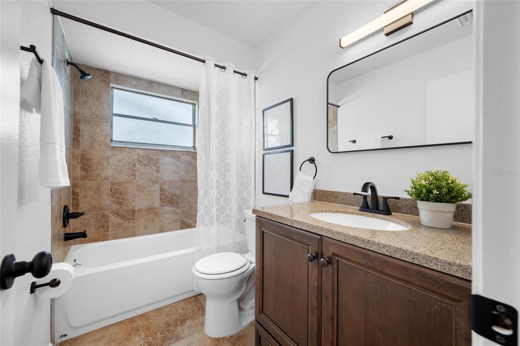 For Sale: $369,000 (2 beds, 2 baths, 1115 Square Feet)