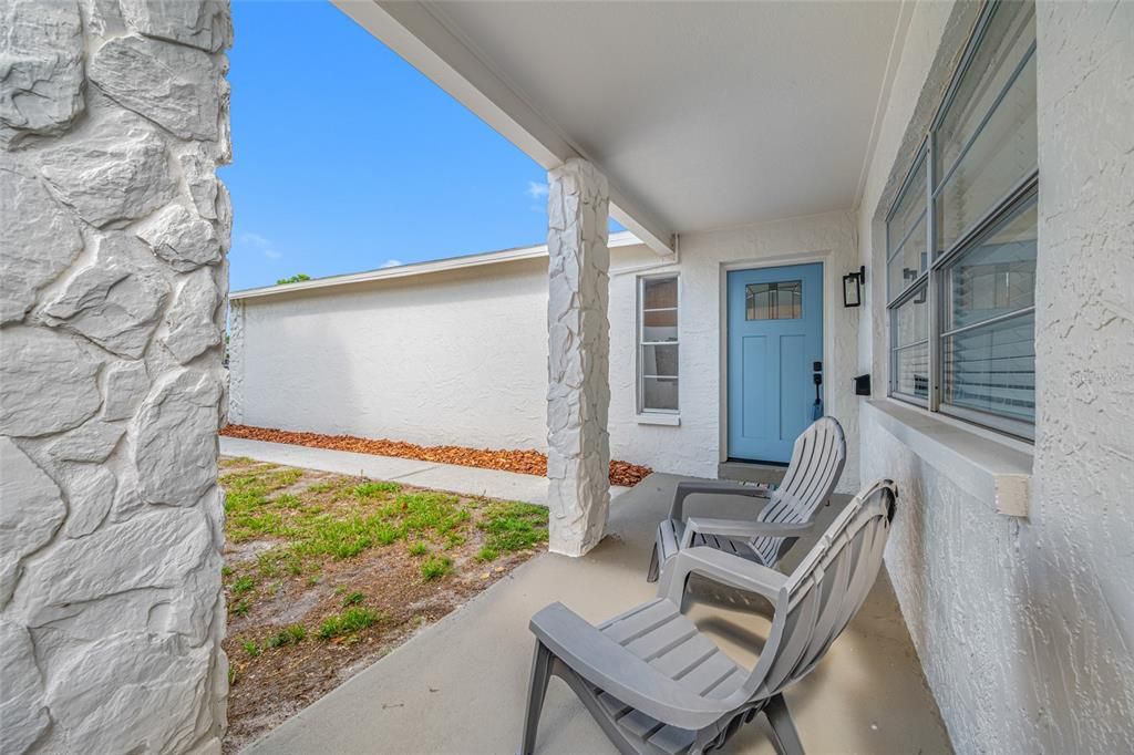 For Sale: $369,000 (2 beds, 2 baths, 1115 Square Feet)