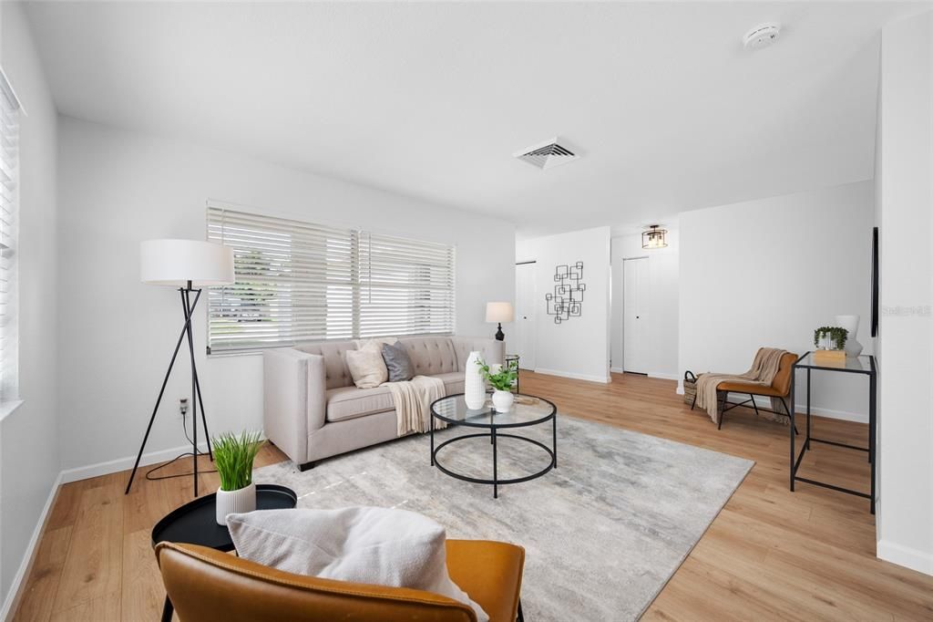 For Sale: $369,000 (2 beds, 2 baths, 1115 Square Feet)