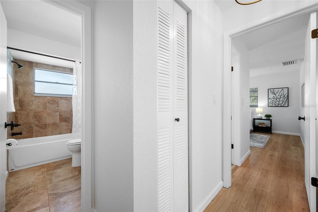For Sale: $369,000 (2 beds, 2 baths, 1115 Square Feet)