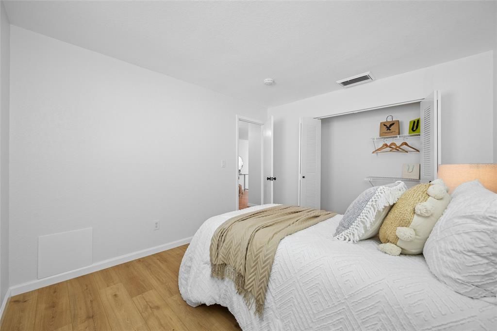 For Sale: $369,000 (2 beds, 2 baths, 1115 Square Feet)