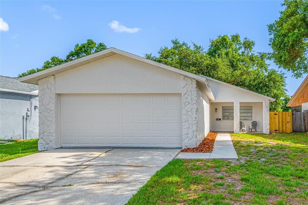For Sale: $369,000 (2 beds, 2 baths, 1115 Square Feet)