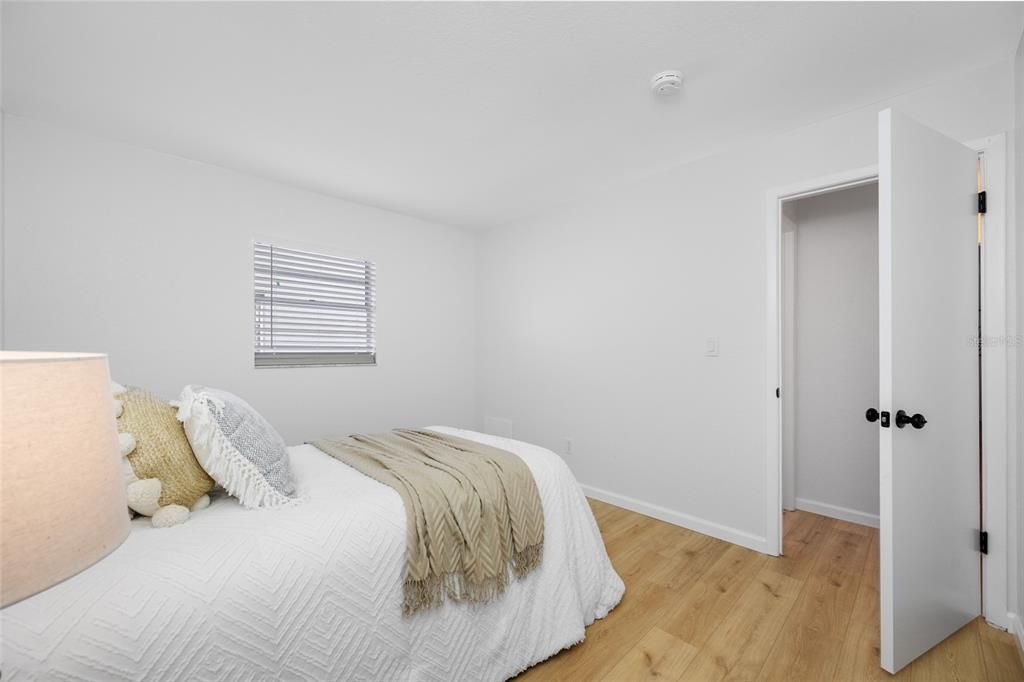 For Sale: $369,000 (2 beds, 2 baths, 1115 Square Feet)