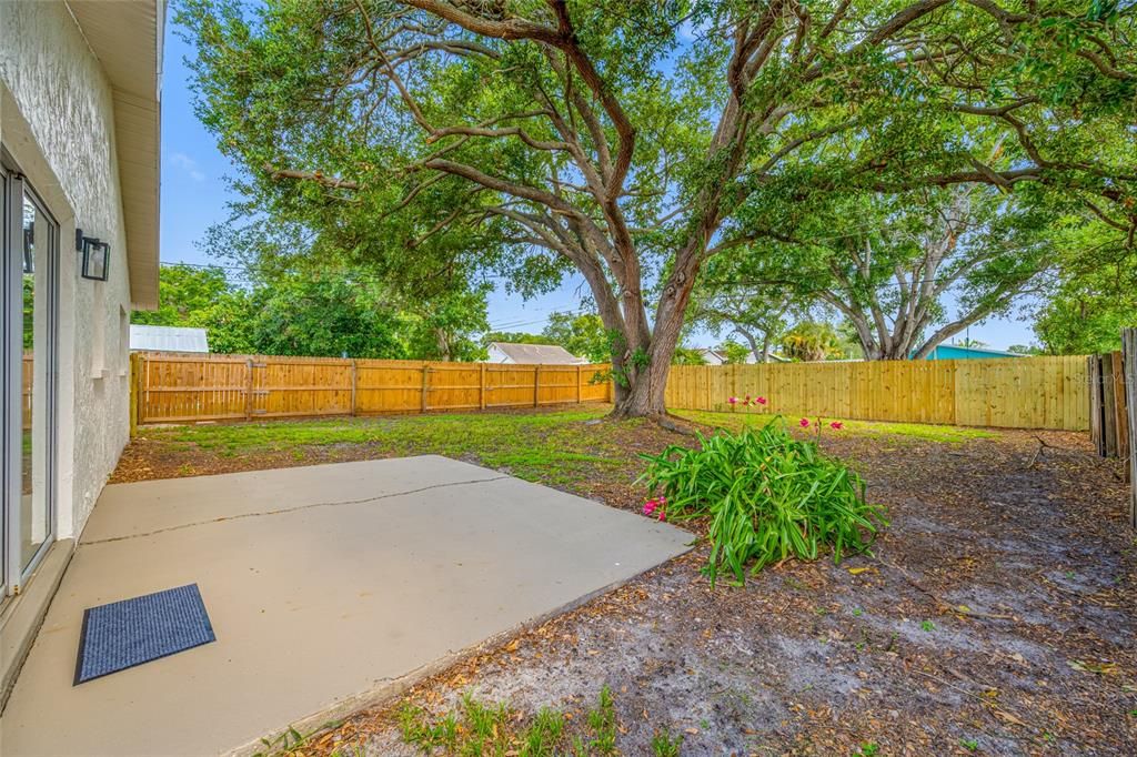 For Sale: $369,000 (2 beds, 2 baths, 1115 Square Feet)