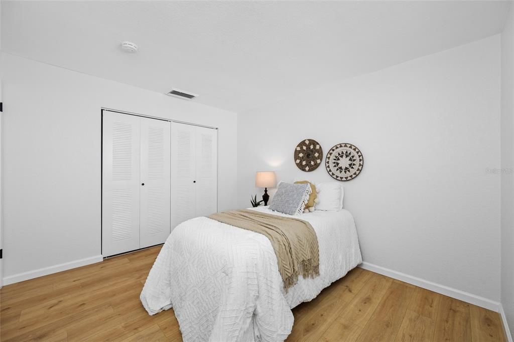 For Sale: $369,000 (2 beds, 2 baths, 1115 Square Feet)