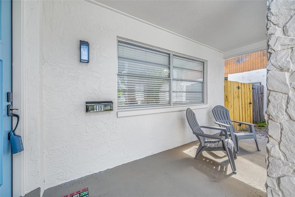 For Sale: $369,000 (2 beds, 2 baths, 1115 Square Feet)