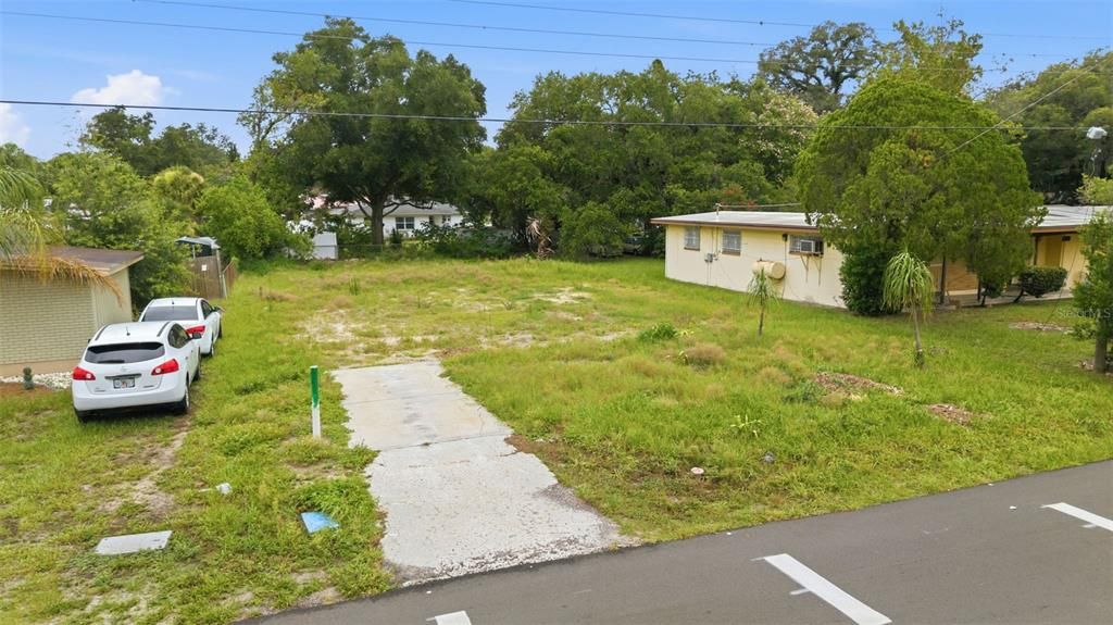 На продажу: $99,500 (0.19 acres)