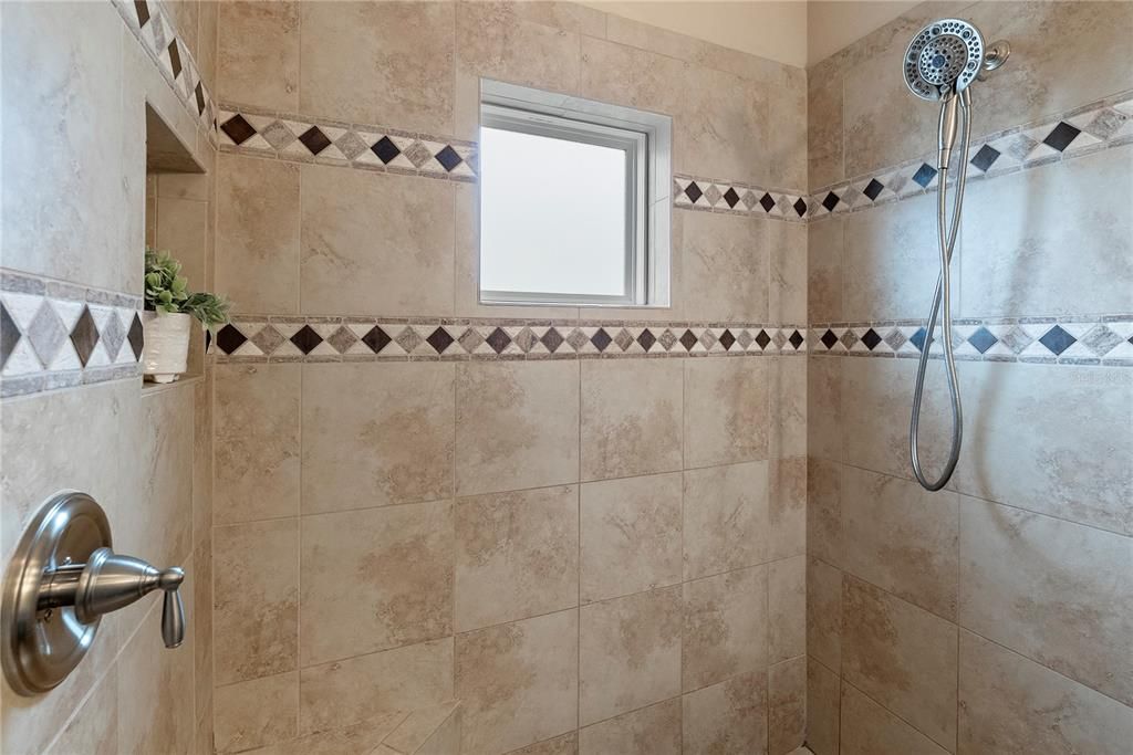 En Venta: $625,000 (3 camas, 2 baños, 1920 Pies cuadrados)