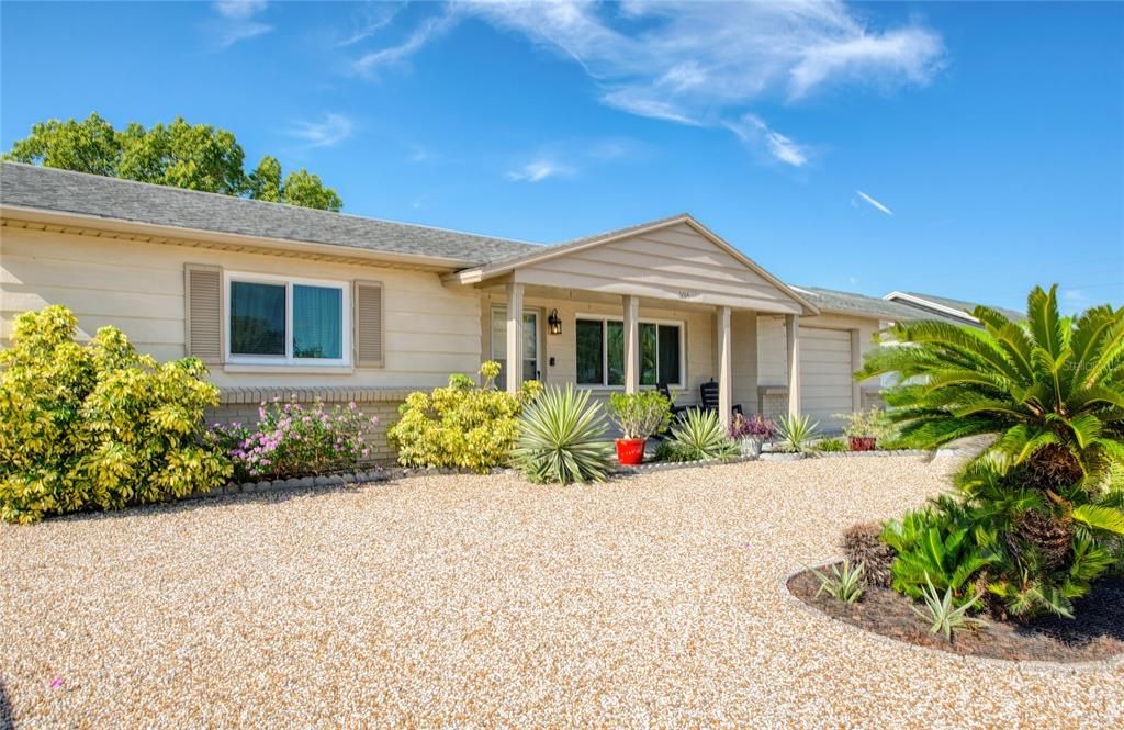 На продажу: $259,900 (2 спален, 2 ванн, 1176 Квадратных фут)