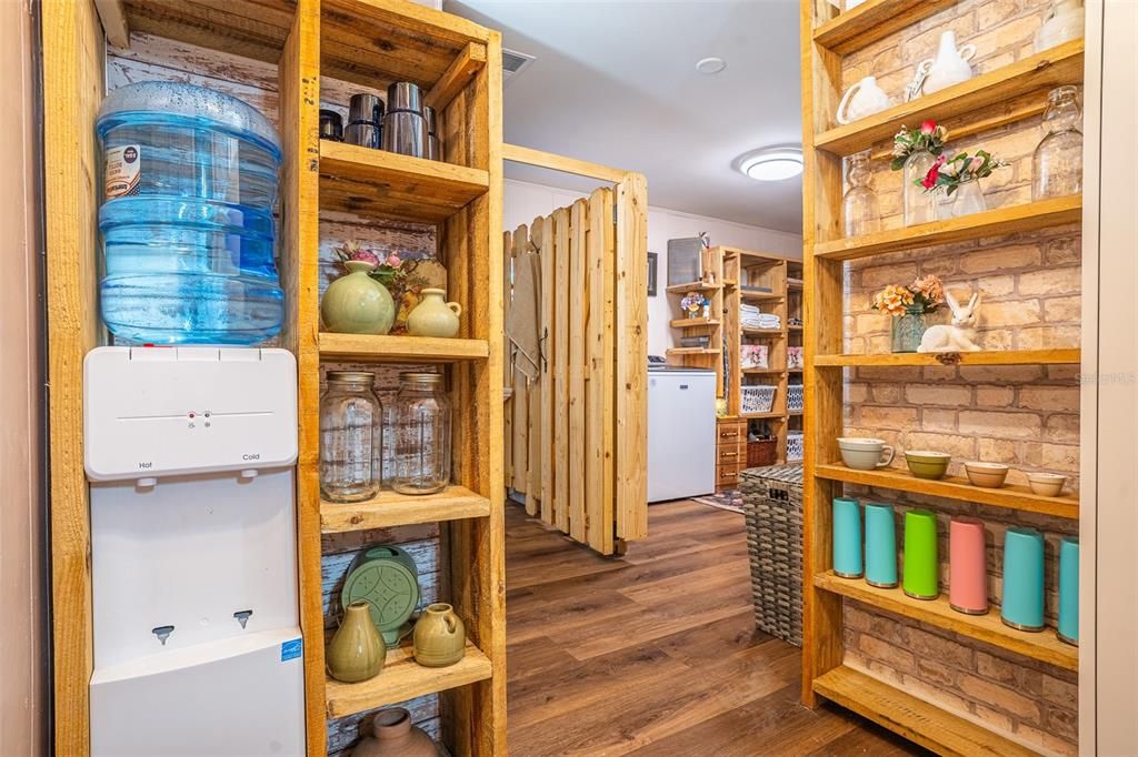 На продажу: $259,990 (3 спален, 1 ванн, 973 Квадратных фут)
