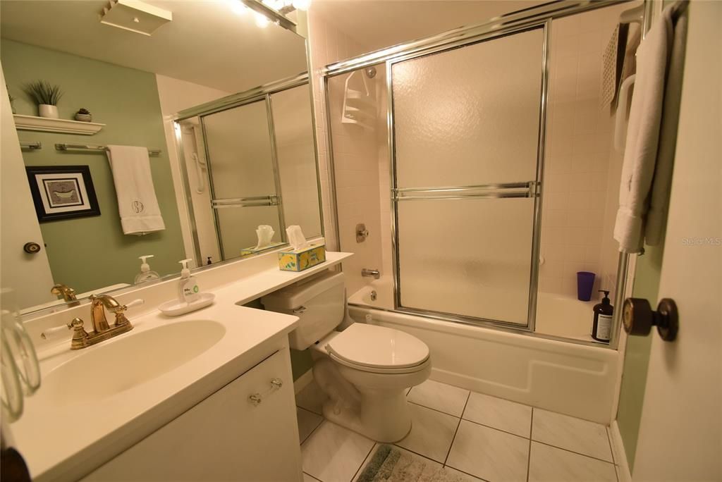 В аренду: $4,500 (3 спален, 2 ванн, 1283 Квадратных фут)