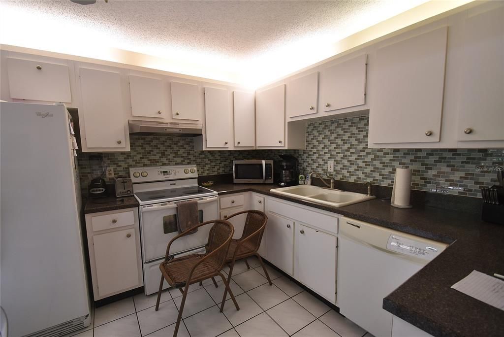 В аренду: $4,500 (3 спален, 2 ванн, 1283 Квадратных фут)