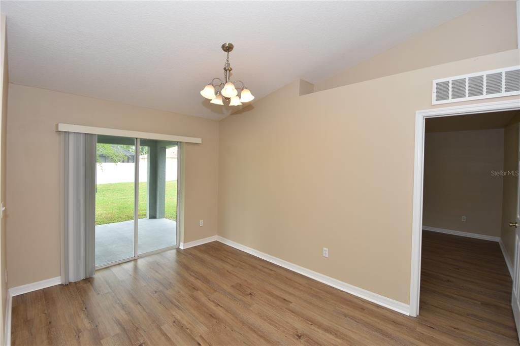 Activo con contrato: $259,900 (3 camas, 2 baños, 1332 Pies cuadrados)