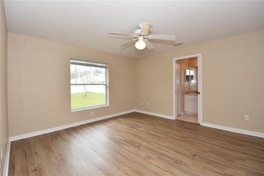 Activo con contrato: $259,900 (3 camas, 2 baños, 1332 Pies cuadrados)