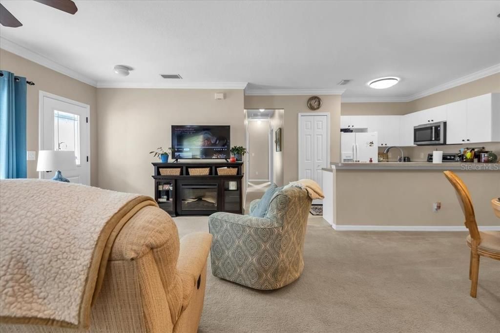 Active With Contract: $250,000 (3 beds, 2 baths, 1100 Square Feet)