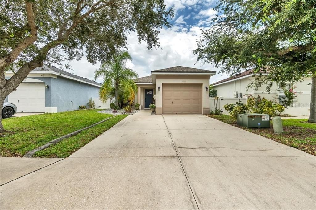 Active With Contract: $250,000 (3 beds, 2 baths, 1100 Square Feet)