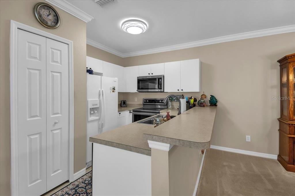 Active With Contract: $250,000 (3 beds, 2 baths, 1100 Square Feet)