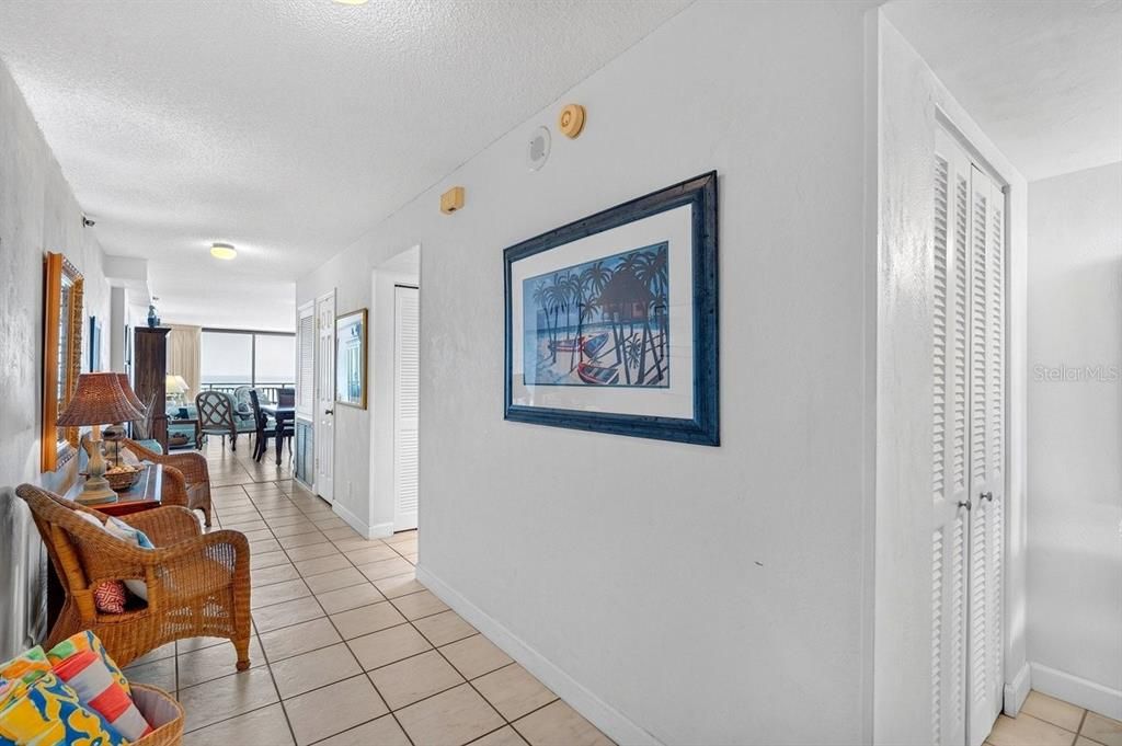 En Venta: $925,000 (3 camas, 2 baños, 1845 Pies cuadrados)