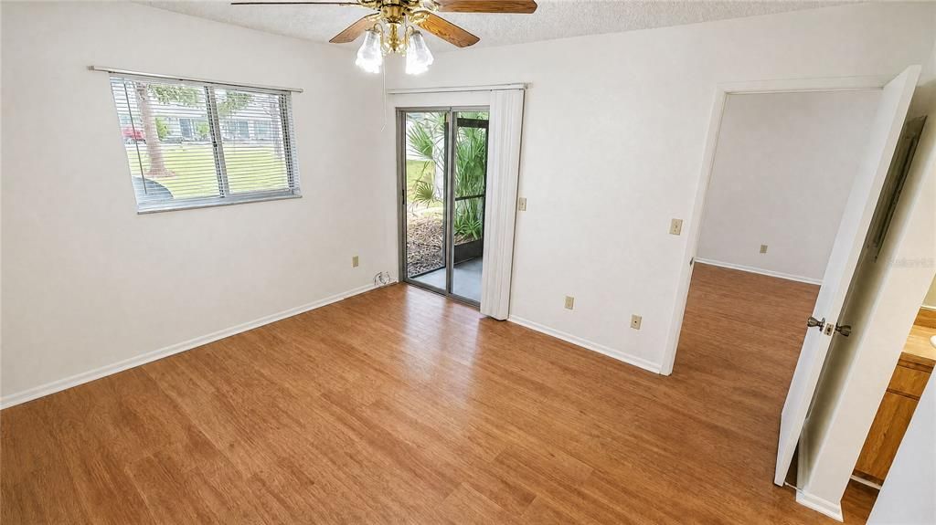 En Venta: $270,000 (2 camas, 2 baños, 1036 Pies cuadrados)