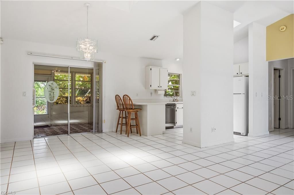For Sale: $269,900 (3 beds, 2 baths, 1176 Square Feet)