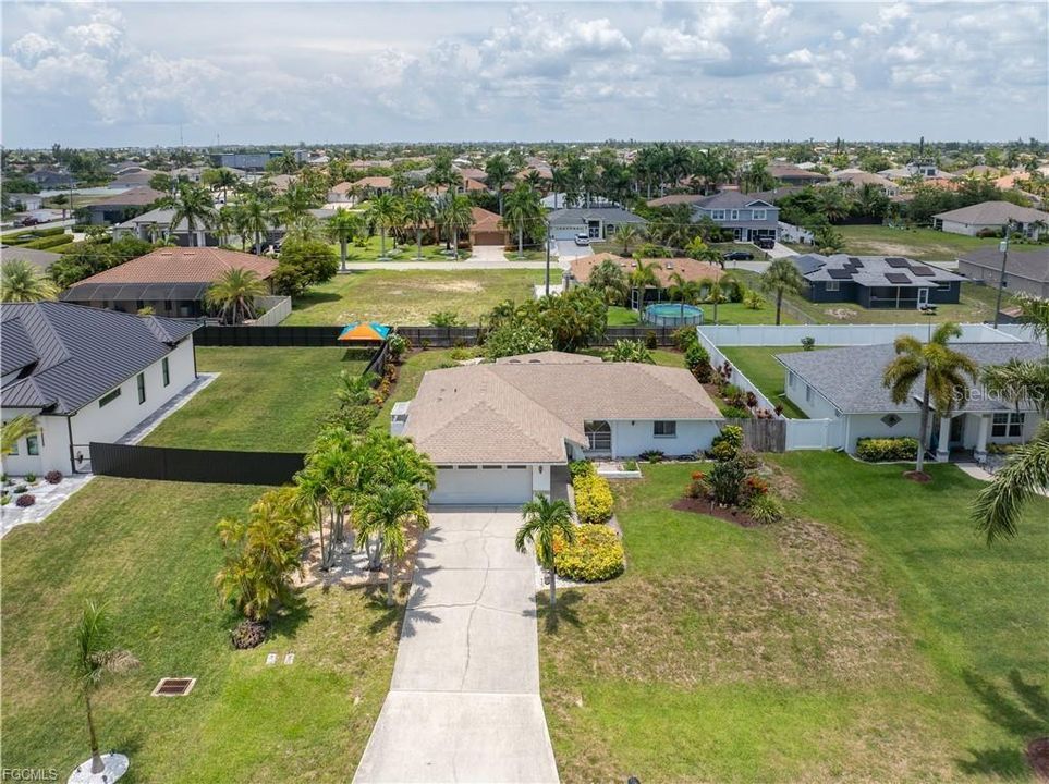 For Sale: $269,900 (3 beds, 2 baths, 1176 Square Feet)