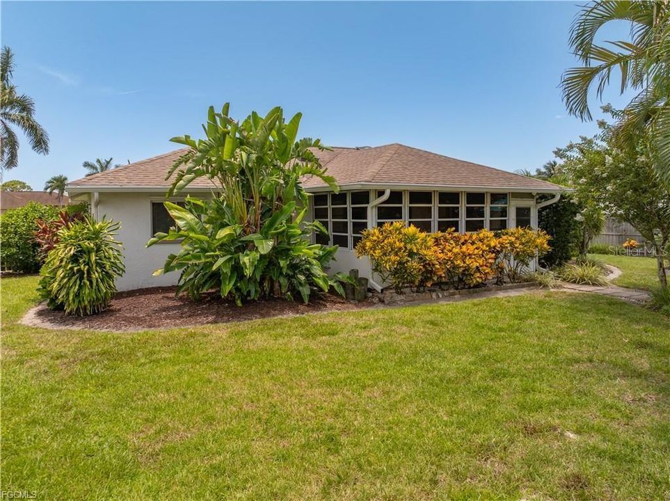 For Sale: $269,900 (3 beds, 2 baths, 1176 Square Feet)