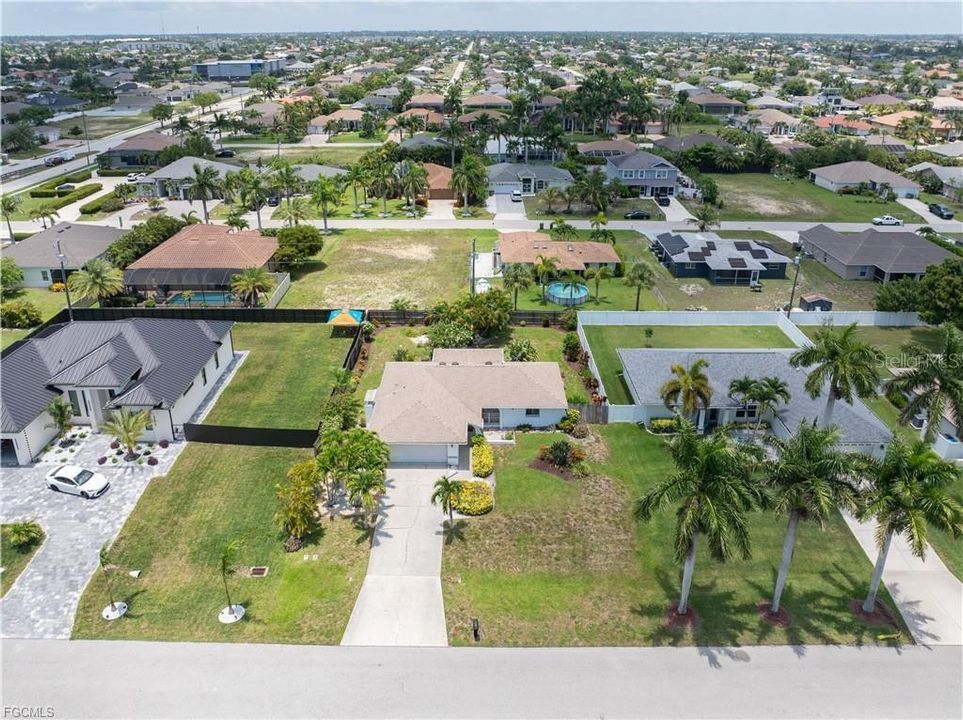 For Sale: $269,900 (3 beds, 2 baths, 1176 Square Feet)