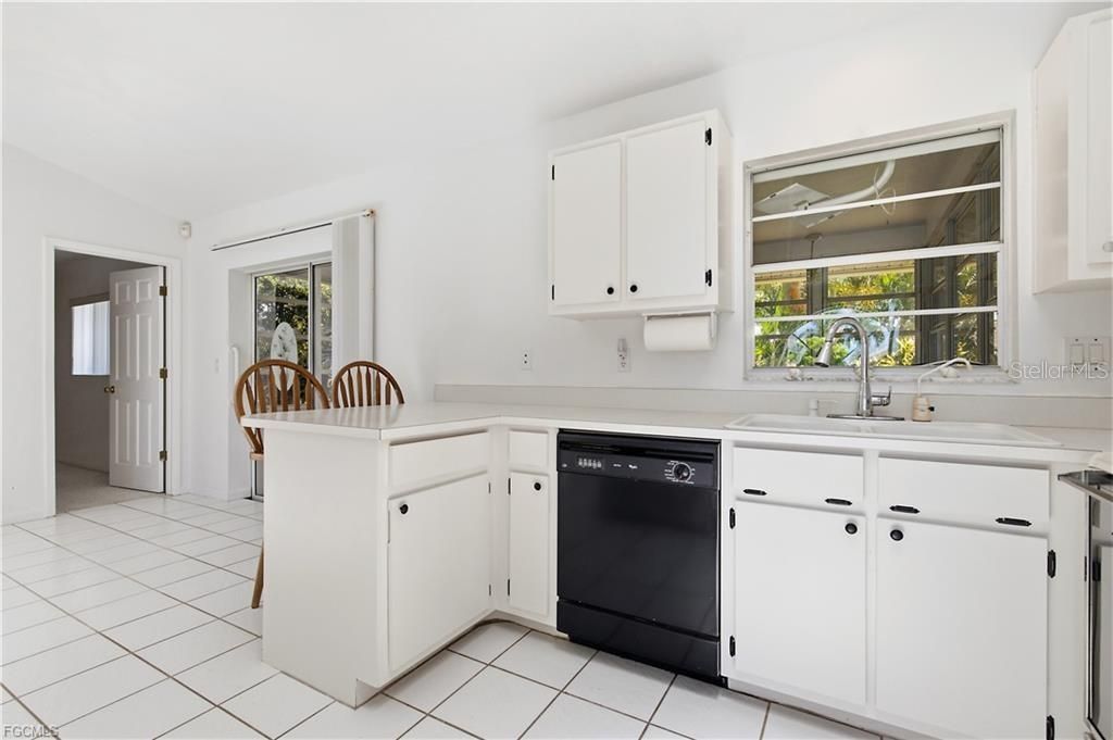 For Sale: $269,900 (3 beds, 2 baths, 1176 Square Feet)