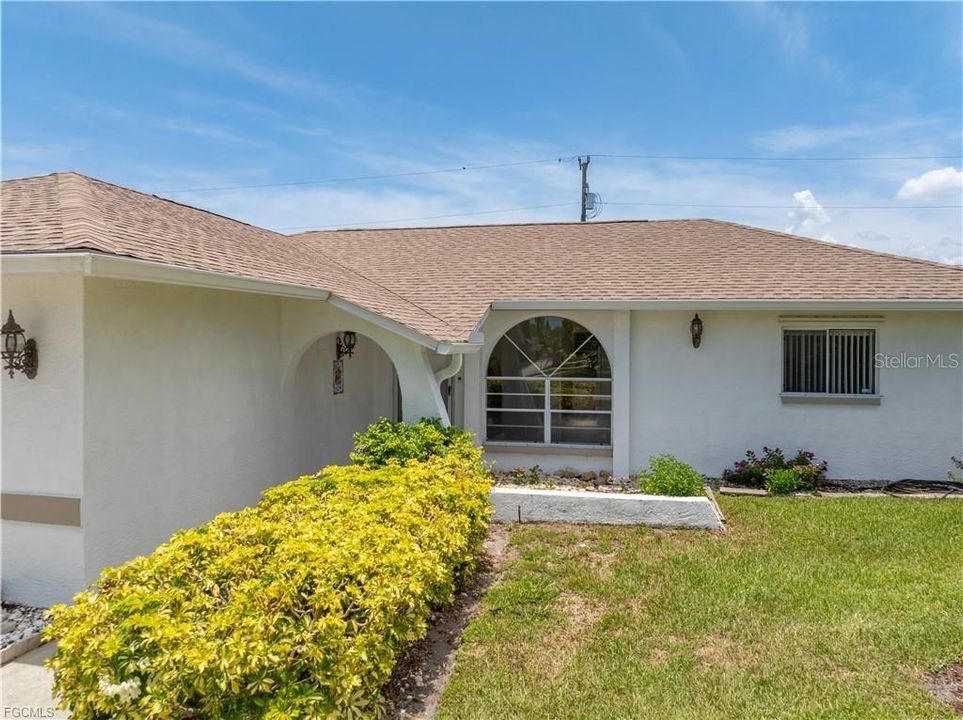 For Sale: $269,900 (3 beds, 2 baths, 1176 Square Feet)
