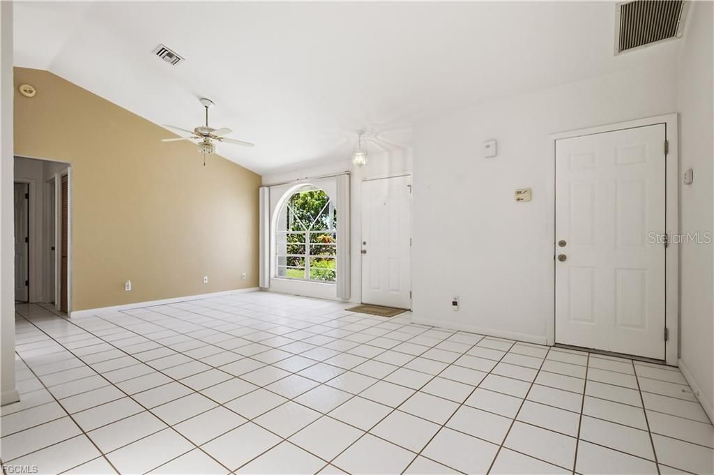 For Sale: $269,900 (3 beds, 2 baths, 1176 Square Feet)
