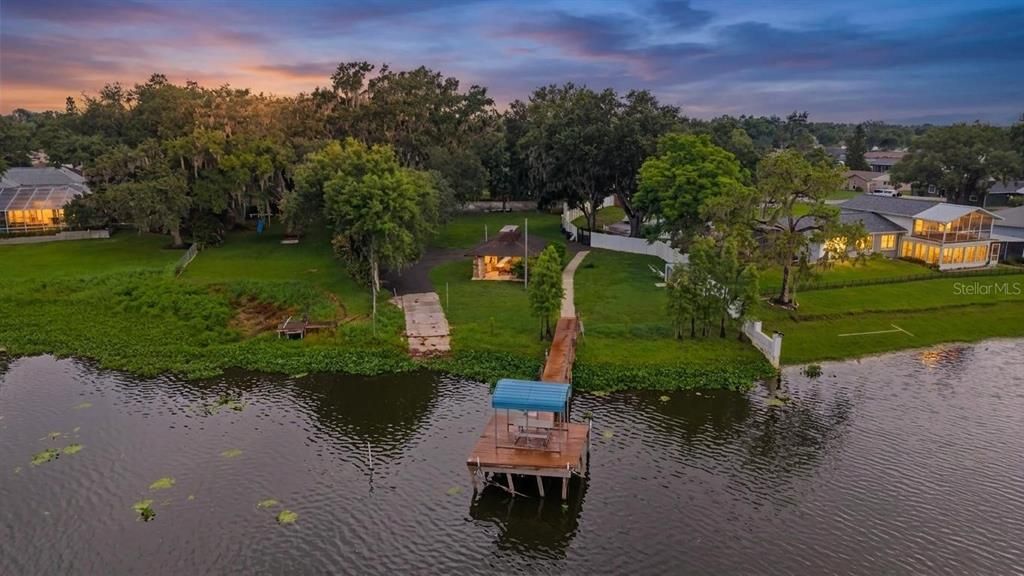 Activo con contrato: $449,000 (4 camas, 2 baños, 1804 Pies cuadrados)