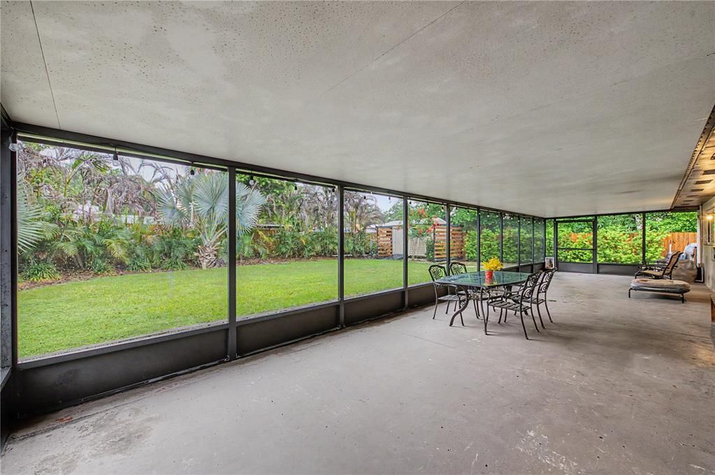Activo con contrato: $449,000 (4 camas, 2 baños, 1804 Pies cuadrados)
