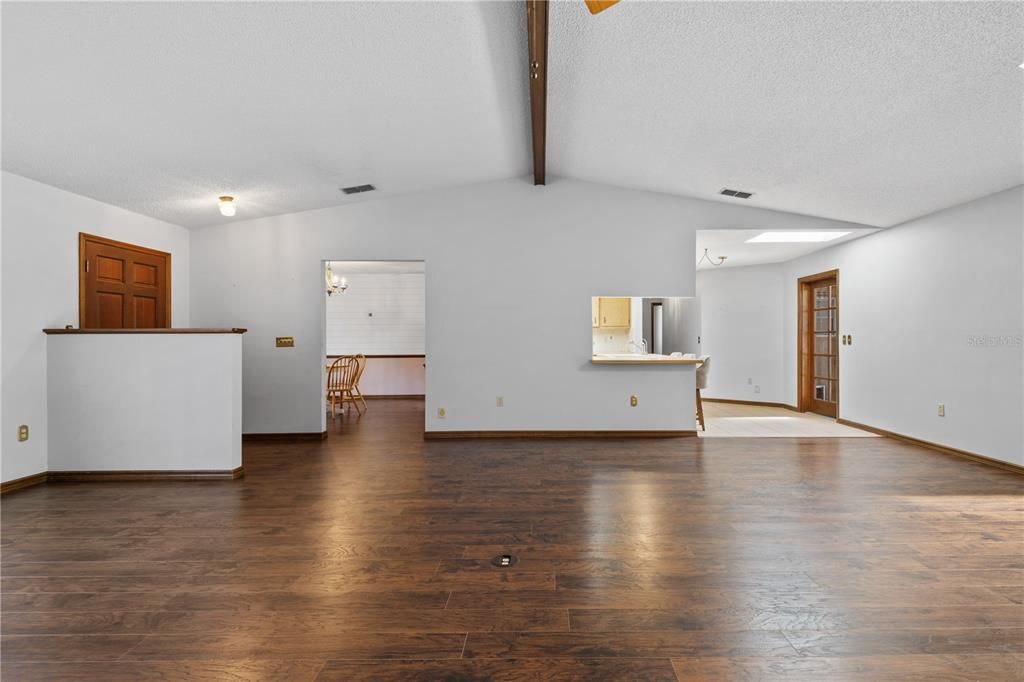 En Venta: $450,000 (3 camas, 2 baños, 1929 Pies cuadrados)