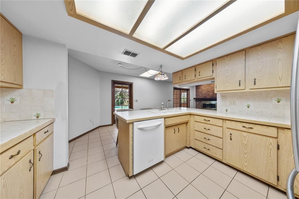 En Venta: $450,000 (3 camas, 2 baños, 1929 Pies cuadrados)