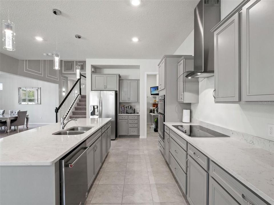 For Sale: $1,200,000 (6 beds, 4 baths, 5249 Square Feet)