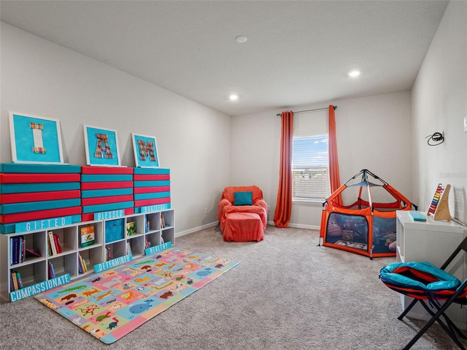 For Sale: $1,200,000 (6 beds, 4 baths, 5249 Square Feet)