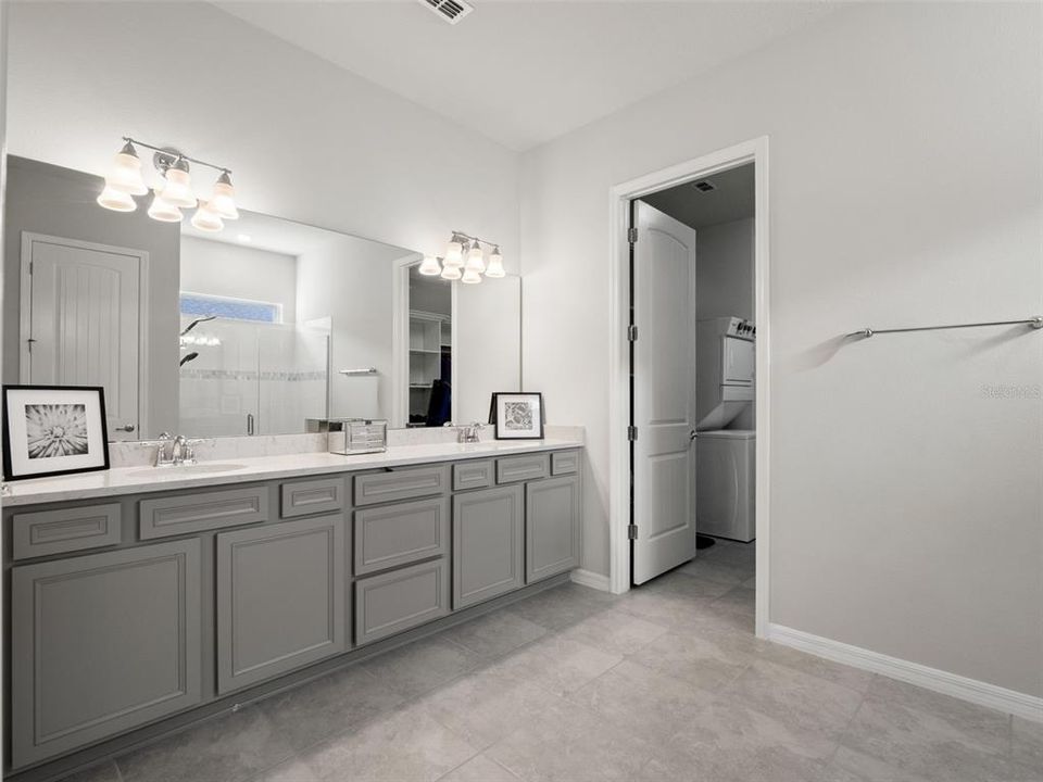 For Sale: $1,200,000 (6 beds, 4 baths, 5249 Square Feet)
