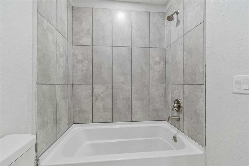 На продажу: $649,900 (3 спален, 3 ванн, 2048 Квадратных фут)