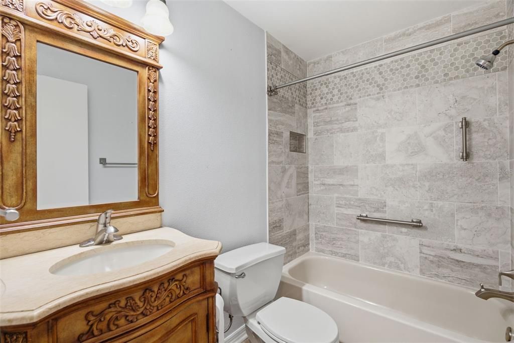 En Venta: $199,000 (2 camas, 2 baños, 900 Pies cuadrados)