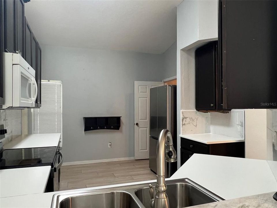 En Venta: $309,900 (4 camas, 2 baños, 1507 Pies cuadrados)