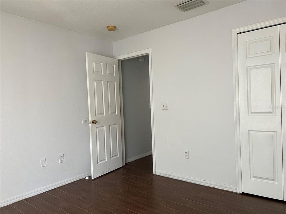 En Venta: $309,900 (4 camas, 2 baños, 1507 Pies cuadrados)