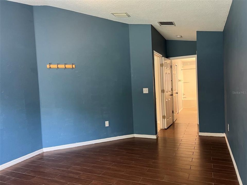 En Venta: $309,900 (4 camas, 2 baños, 1507 Pies cuadrados)