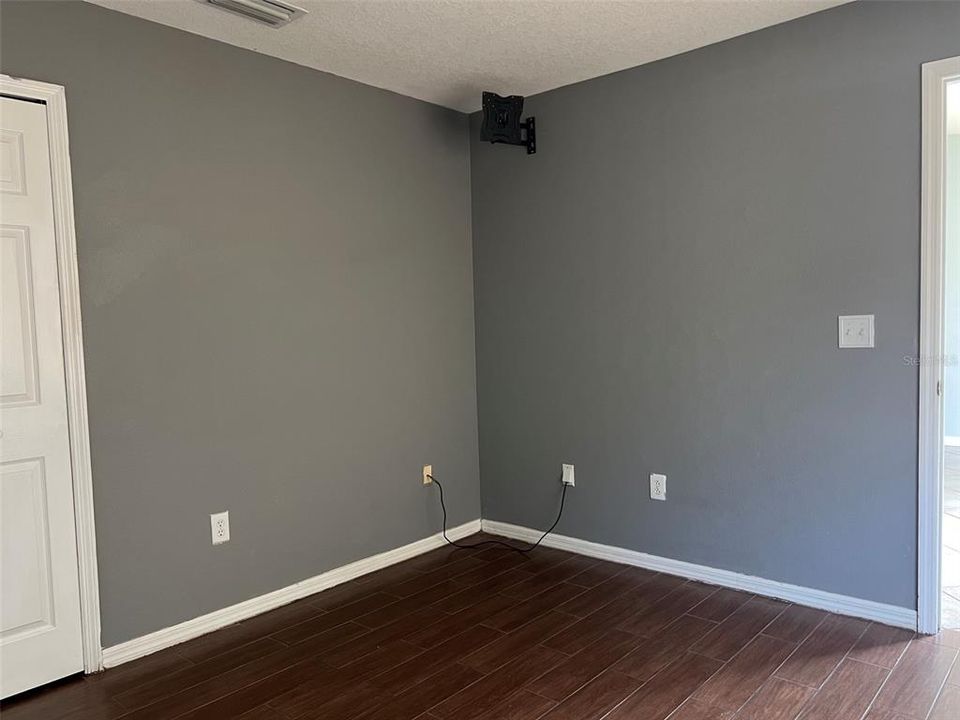En Venta: $309,900 (4 camas, 2 baños, 1507 Pies cuadrados)
