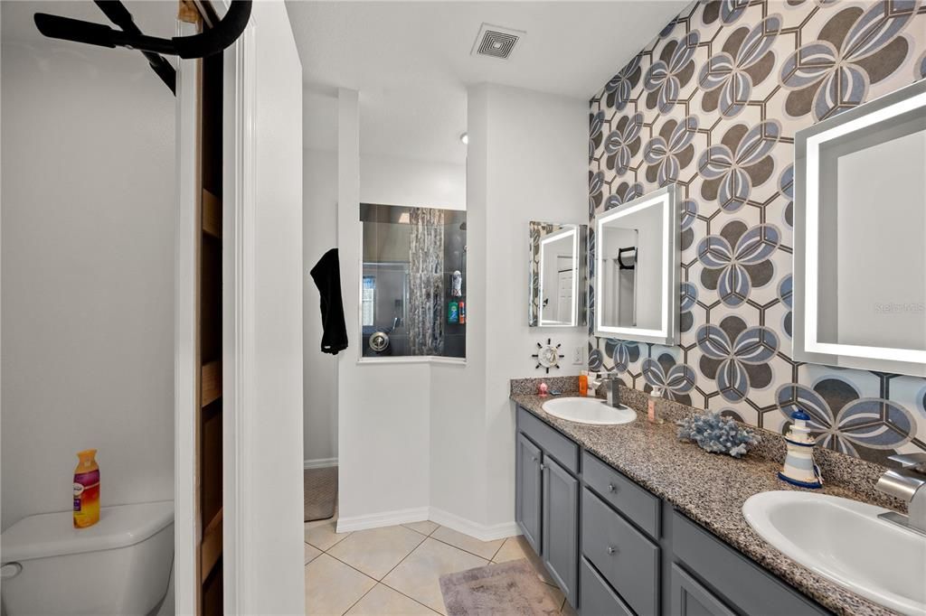 For Sale: $525,000 (3 beds, 2 baths, 1602 Square Feet)