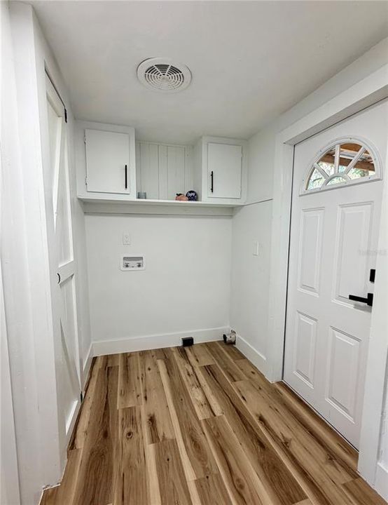 For Sale: $239,900 (3 beds, 2 baths, 1104 Square Feet)