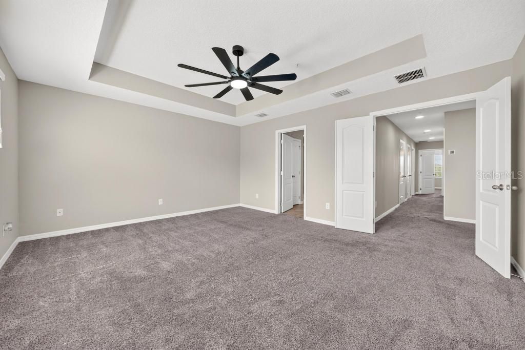 En Venta: $379,600 (3 camas, 3 baños, 1944 Pies cuadrados)